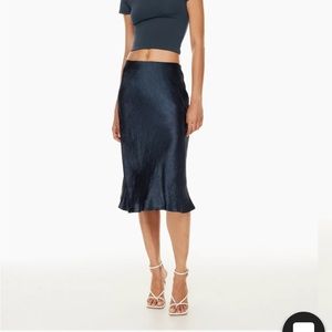 Aritzia Babaton navy blue silk slip skirt size 6